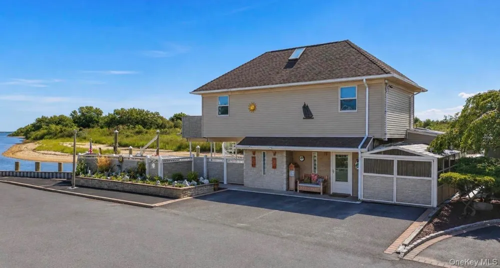 959 S 5th Street Lindenhurst, NY 11757