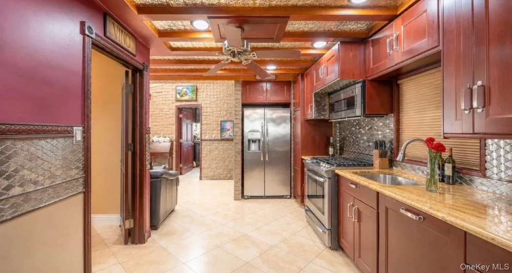 959 S 5th Street Lindenhurst, NY 11757