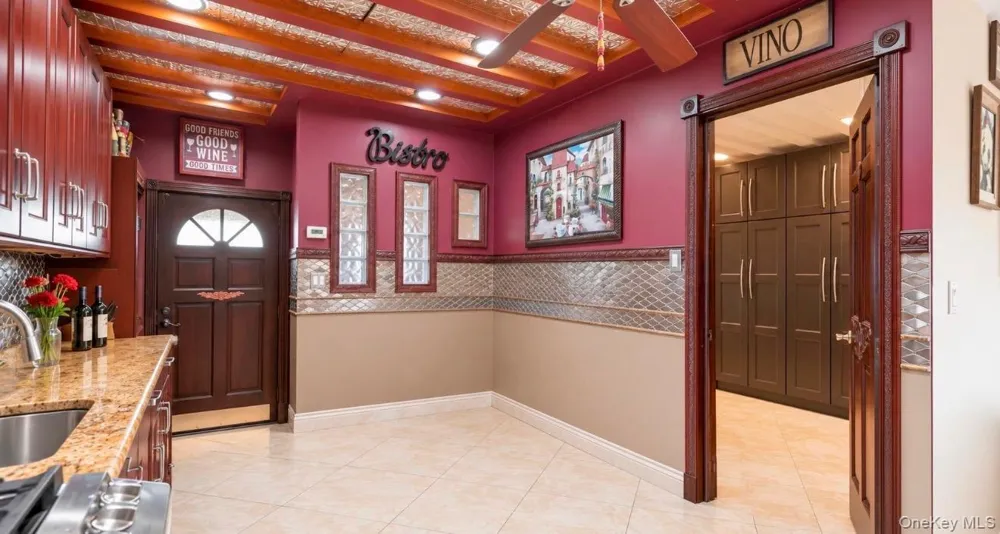 959 S 5th Street Lindenhurst, NY 11757