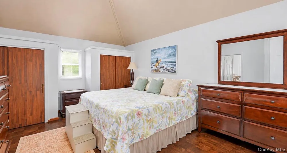 959 S 5th Street Lindenhurst, NY 11757