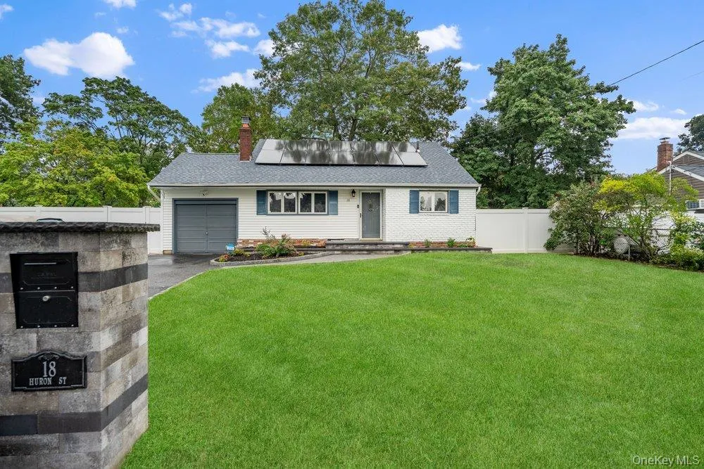 18 Huron Street Port Jefferson Station, NY 11776