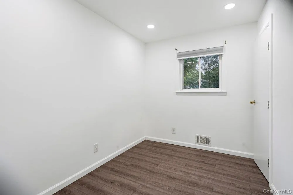 18 Huron Street Port Jefferson Station, NY 11776