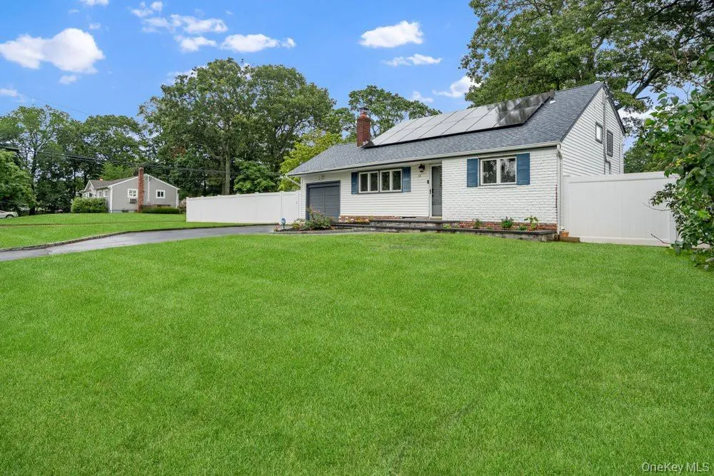 18 Huron Street Port Jefferson Station, NY 11776