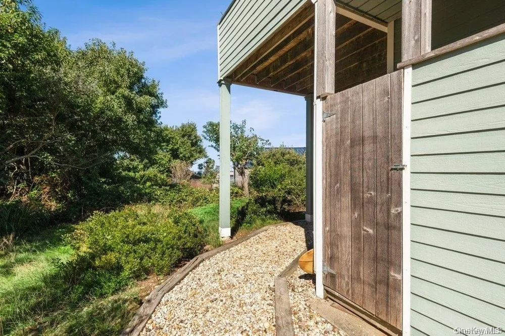 46 Captain Kidds Path Montauk, NY 11954
