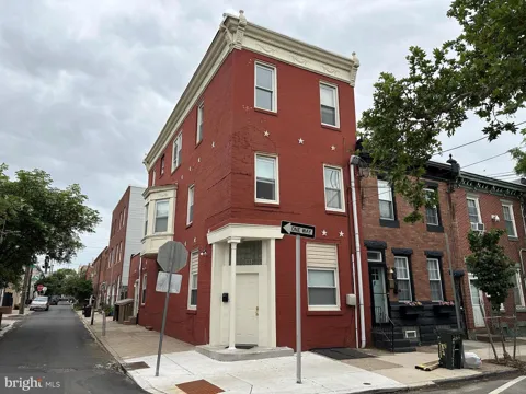 2621 E THOMPSON STREET #1A
