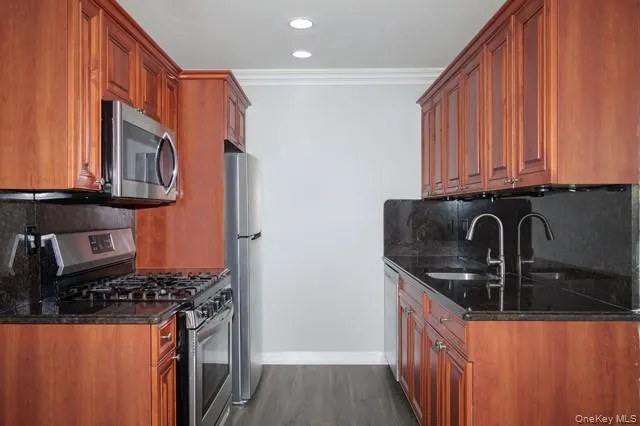 1750 W Main Street #H01 Riverhead, NY 11901