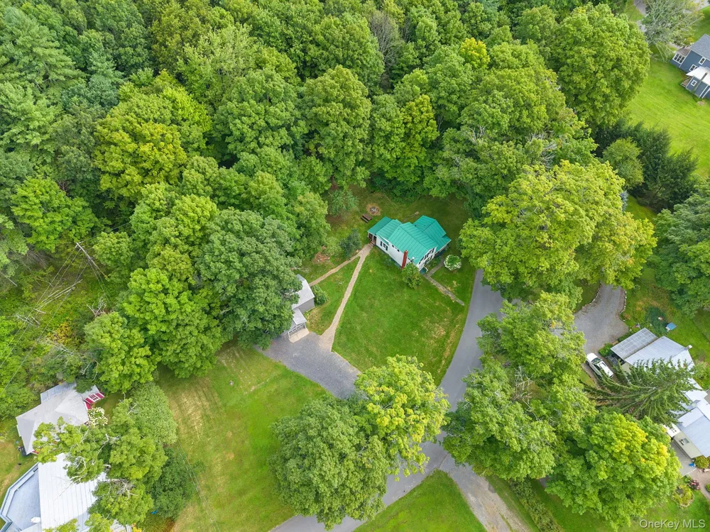 150 Pleasant Valley Rd, Fultonham Call Listing Agent, NY 12071