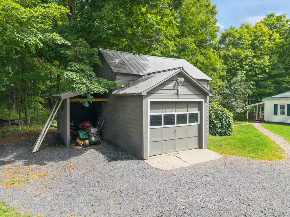 150 Pleasant Valley Rd, Fultonham Call Listing Agent, NY 12071