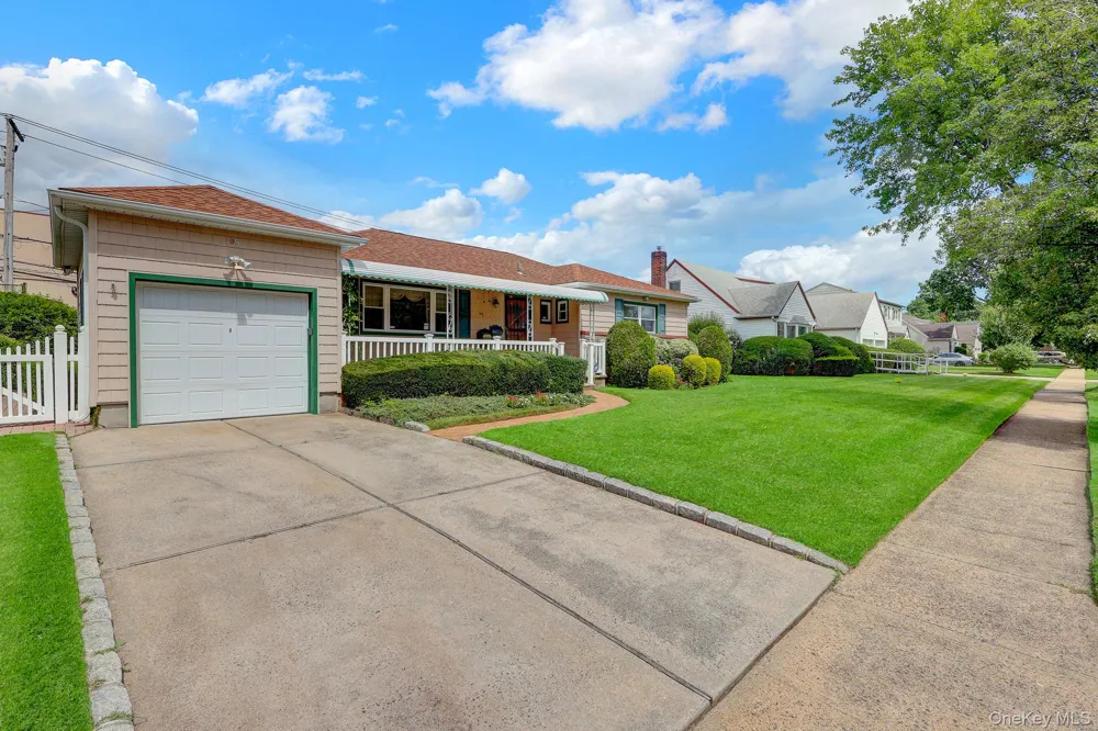 85 Joseph Street New Hyde Park, NY 11040