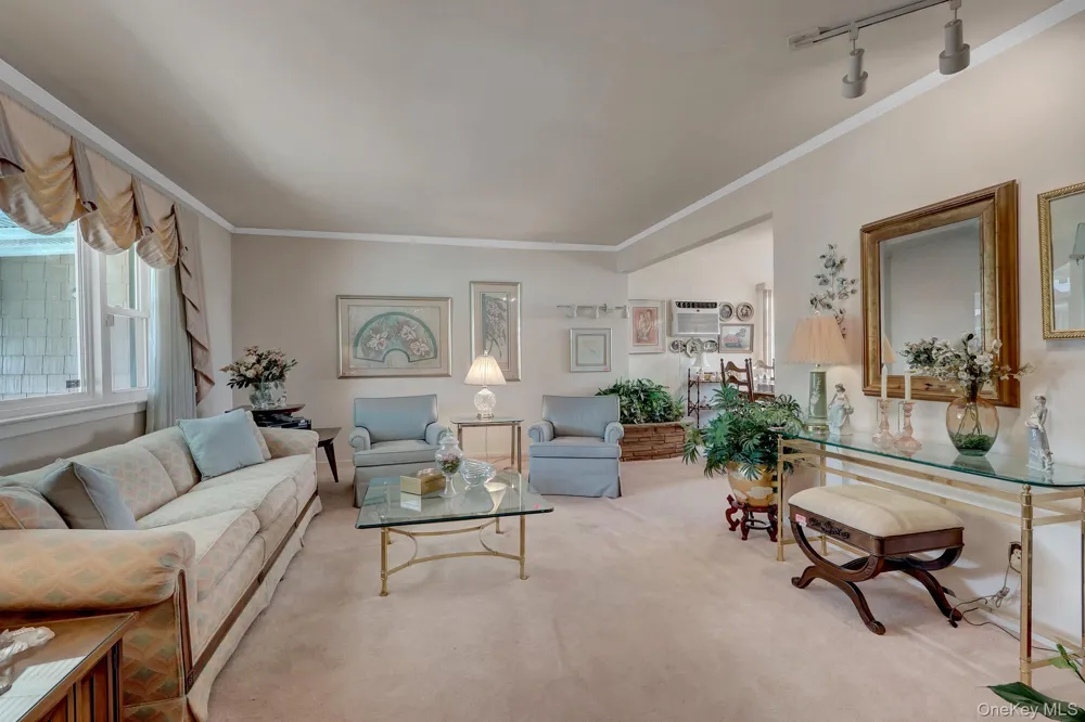 85 Joseph Street New Hyde Park, NY 11040
