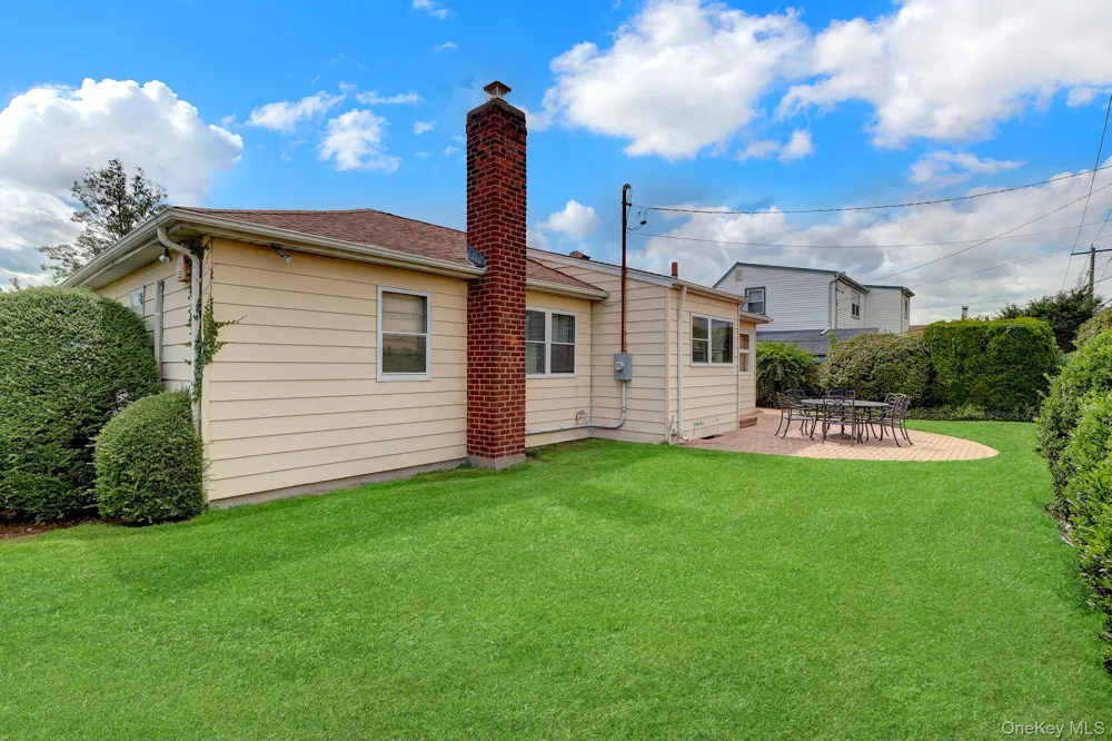 85 Joseph Street New Hyde Park, NY 11040