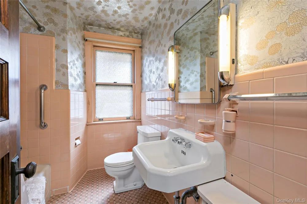 33 Melrose Avenue Mount Vernon, NY 10552