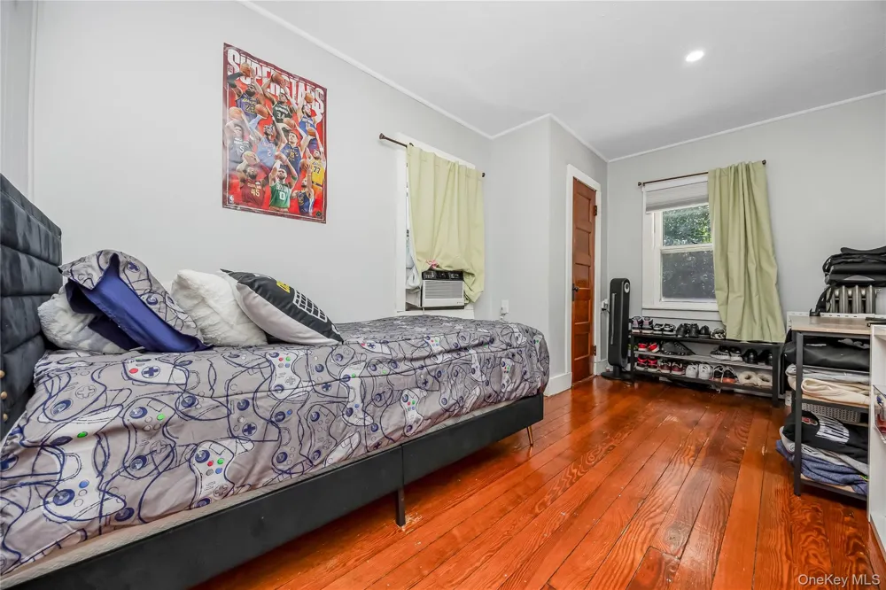 958 Thomas Avenue Baldwin, NY 11510