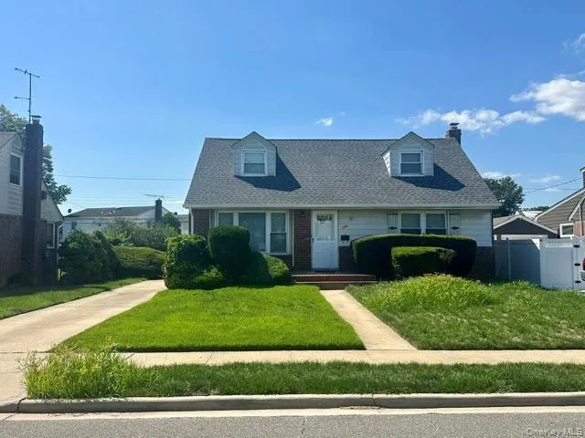 586 Martin Road Franklin Square, NY 11010