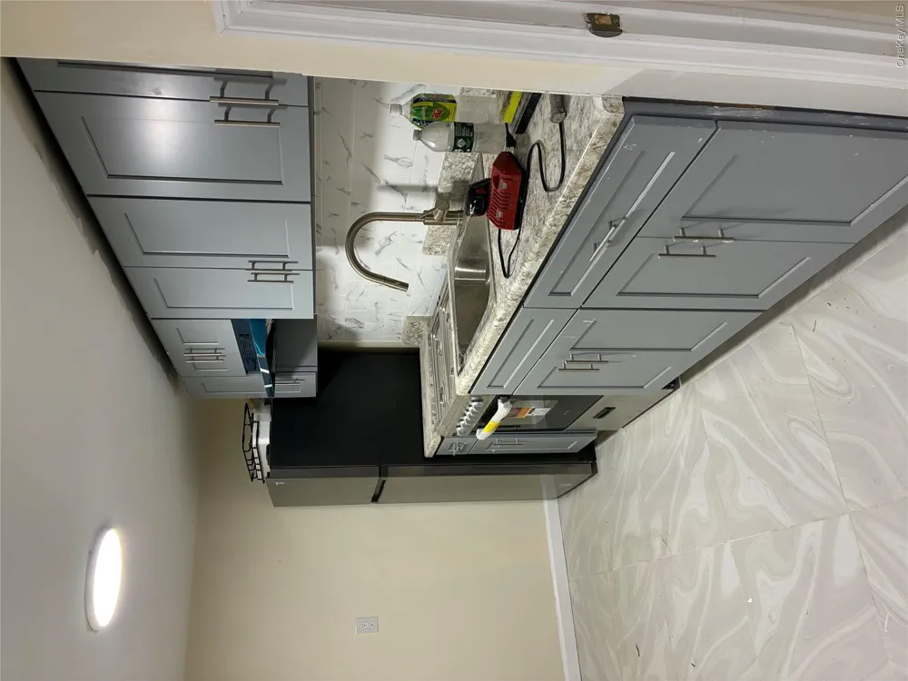 205-15 111TH AVE Saint Albans, NY 11412