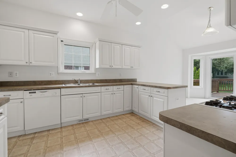 52689 Wildwood Drive Macomb, MI 48042