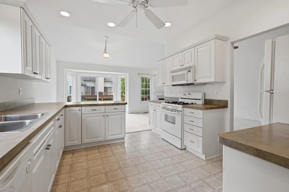 52689 Wildwood Drive Macomb, MI 48042