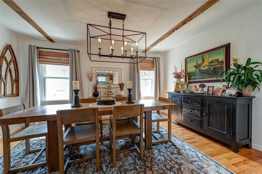 406 Vanderbilt Boulevard Oakdale, NY 11769