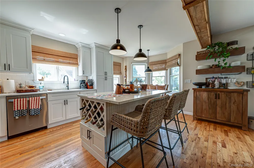 406 Vanderbilt Boulevard Oakdale, NY 11769