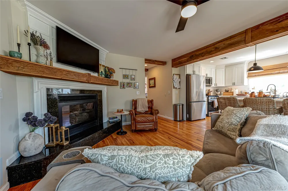406 Vanderbilt Boulevard Oakdale, NY 11769