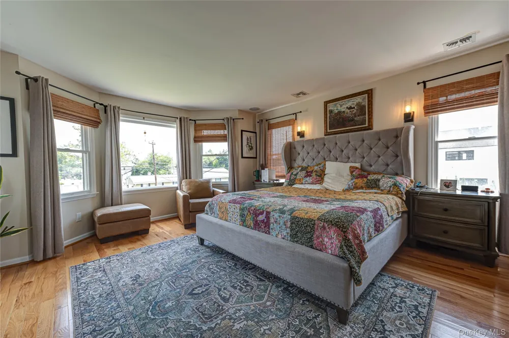 406 Vanderbilt Boulevard Oakdale, NY 11769