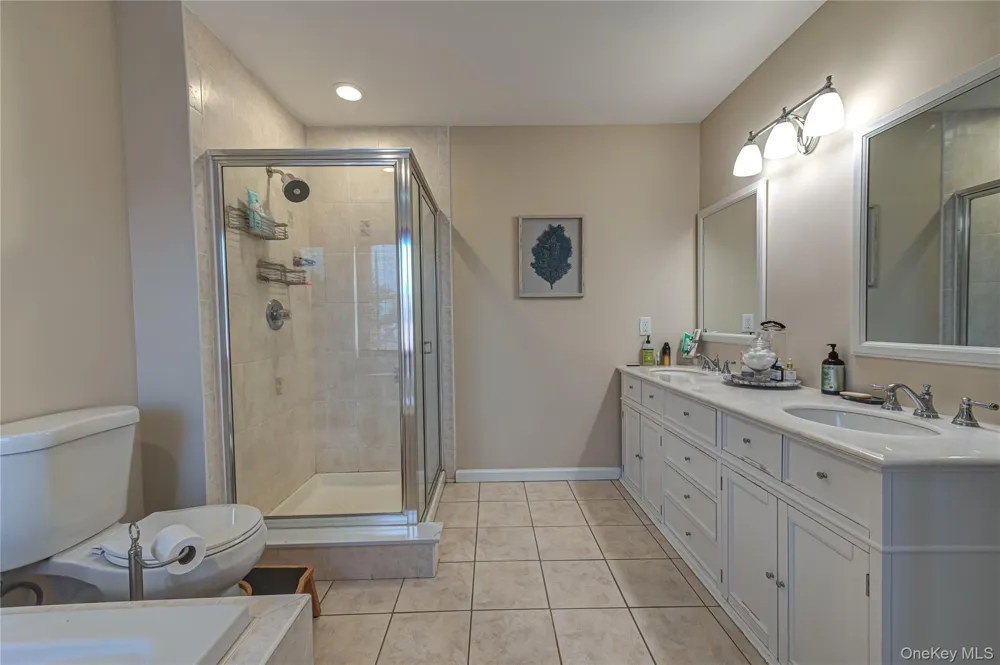 406 Vanderbilt Boulevard Oakdale, NY 11769