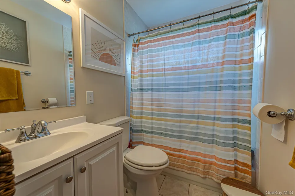 406 Vanderbilt Boulevard Oakdale, NY 11769