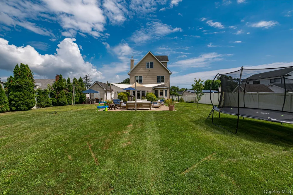 406 Vanderbilt Boulevard Oakdale, NY 11769