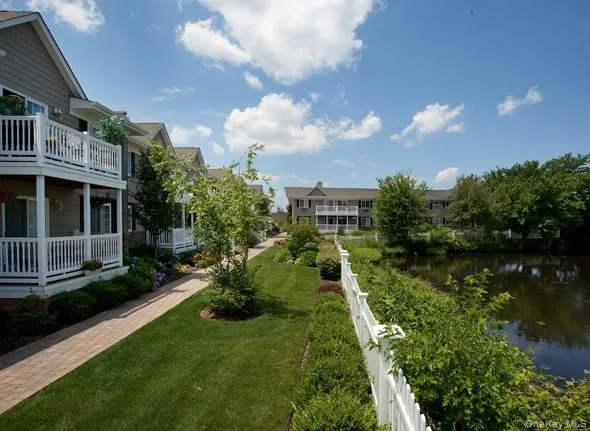9 Willowbrook Road #10A Bay Shore, NY 11706