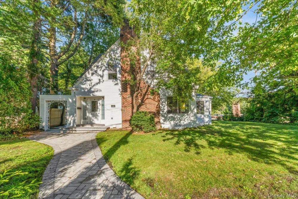 19 Gilchrest Road Great Neck, NY 11021