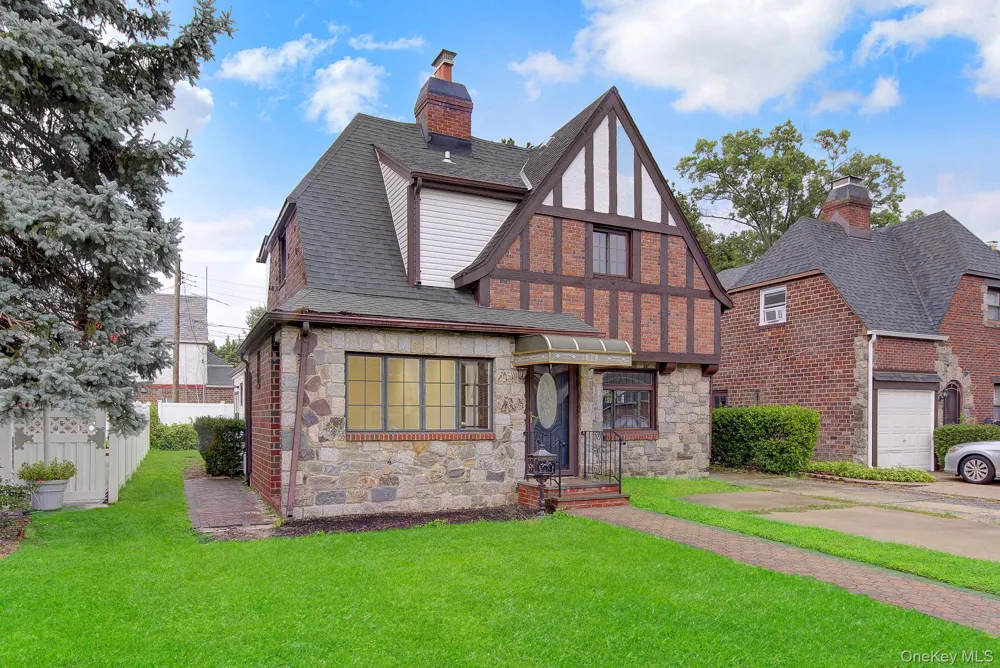 54 Surrey Lane Hempstead, NY 11550