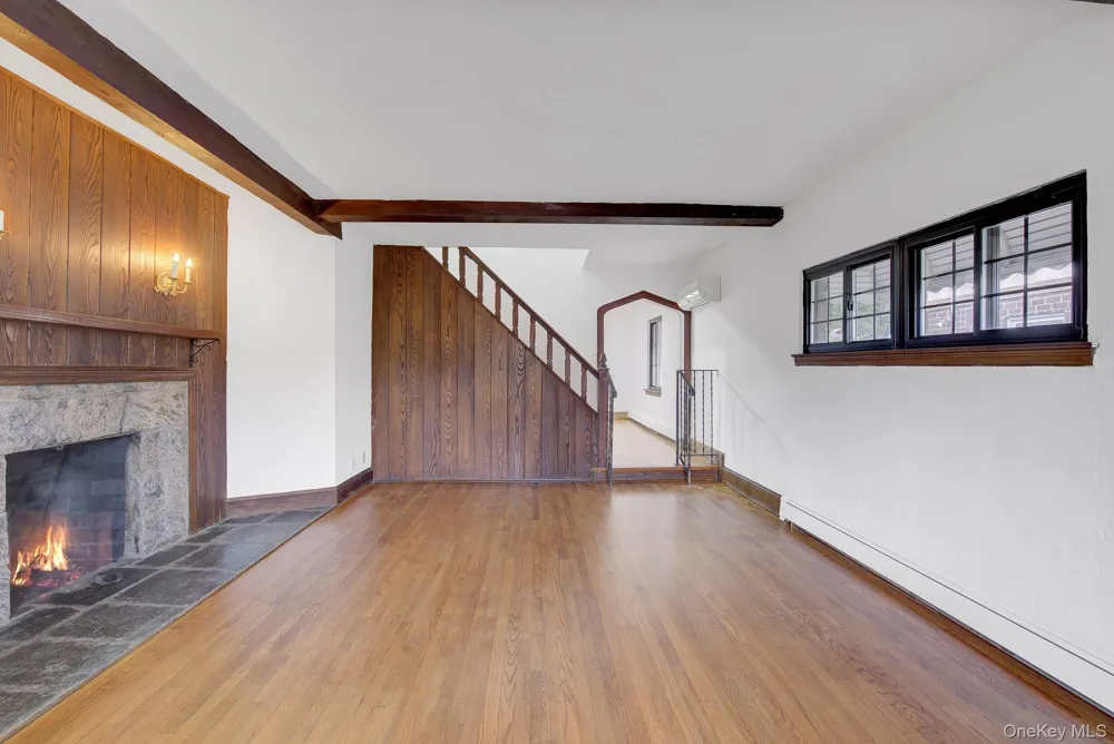 54 Surrey Lane Hempstead, NY 11550