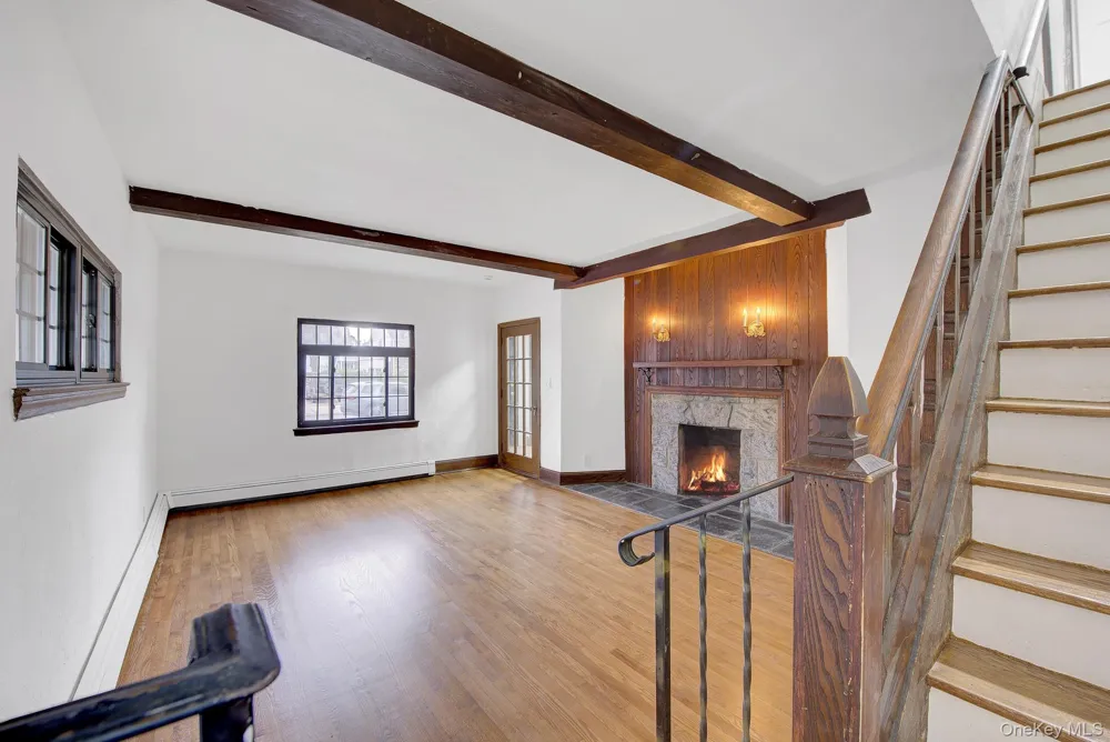 54 Surrey Lane Hempstead, NY 11550