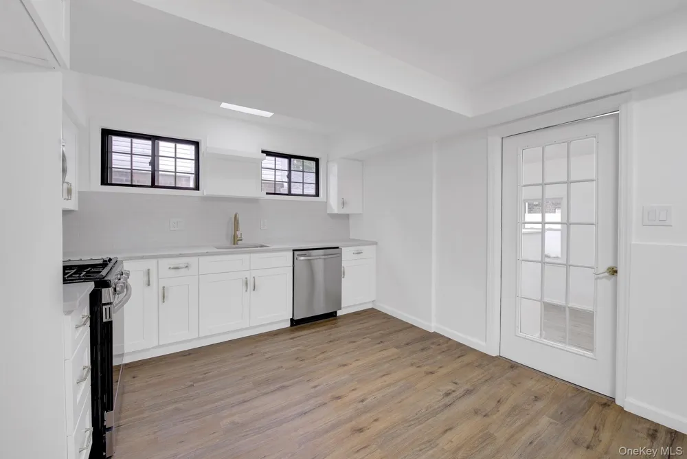 54 Surrey Lane Hempstead, NY 11550