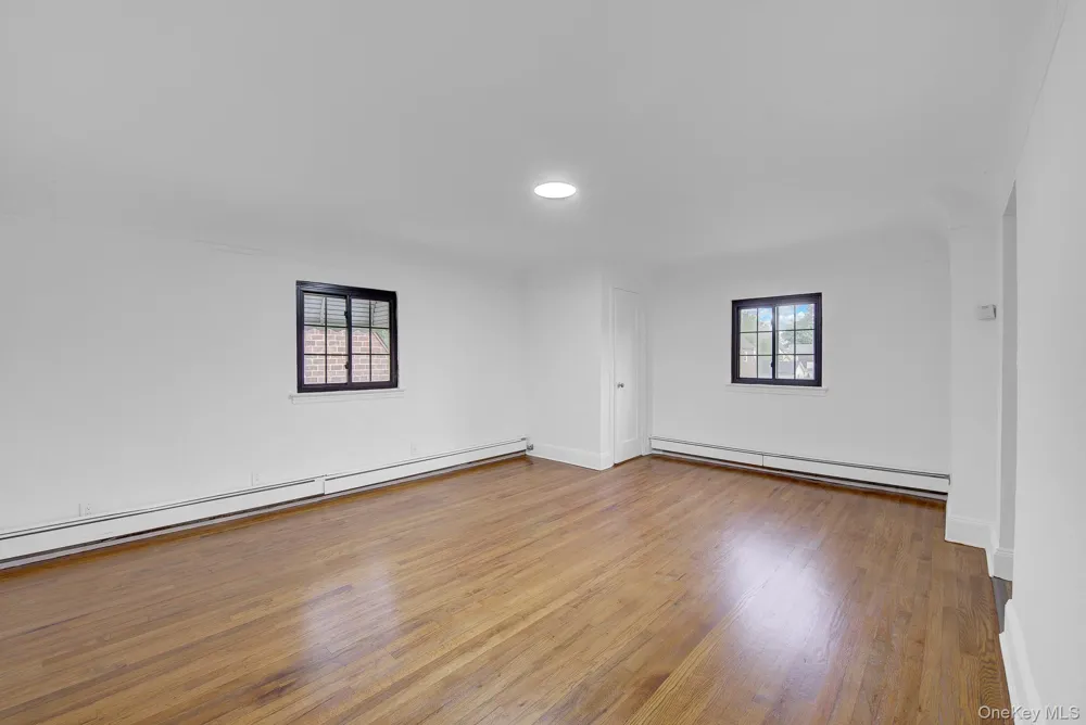 54 Surrey Lane Hempstead, NY 11550