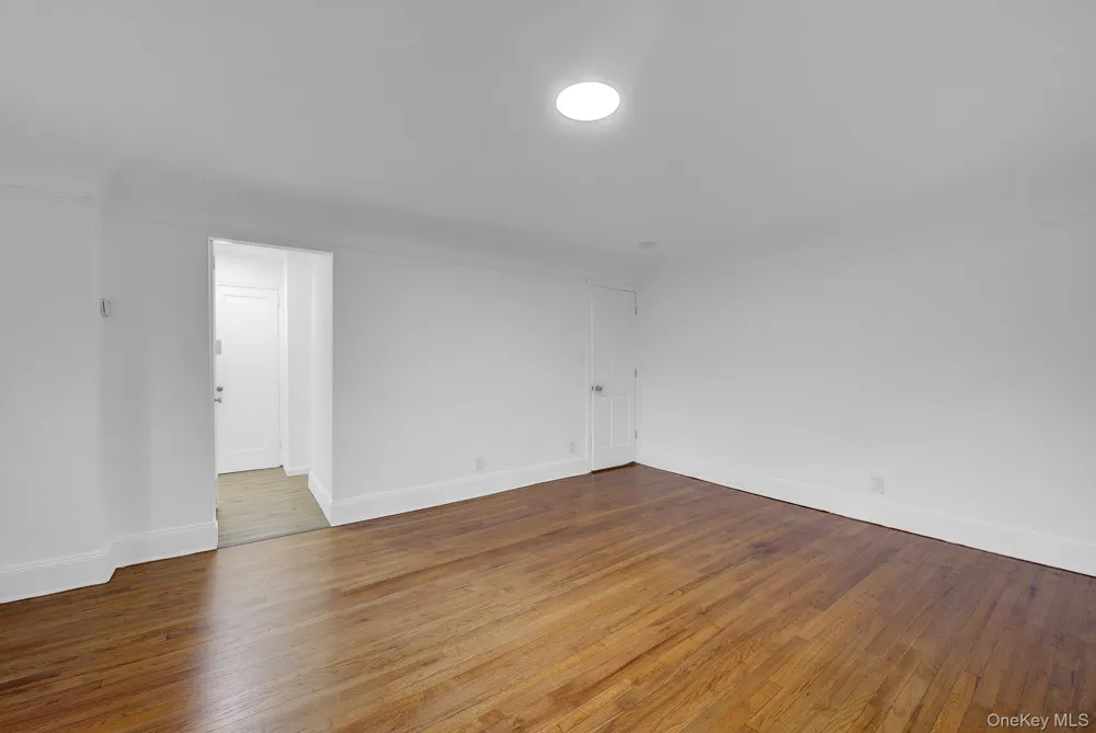 54 Surrey Lane Hempstead, NY 11550