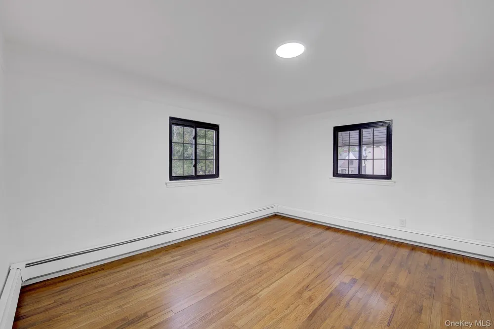 54 Surrey Lane Hempstead, NY 11550