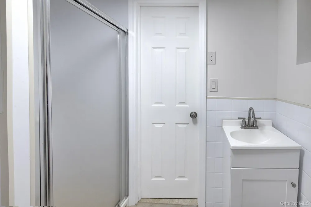 54 Surrey Lane Hempstead, NY 11550