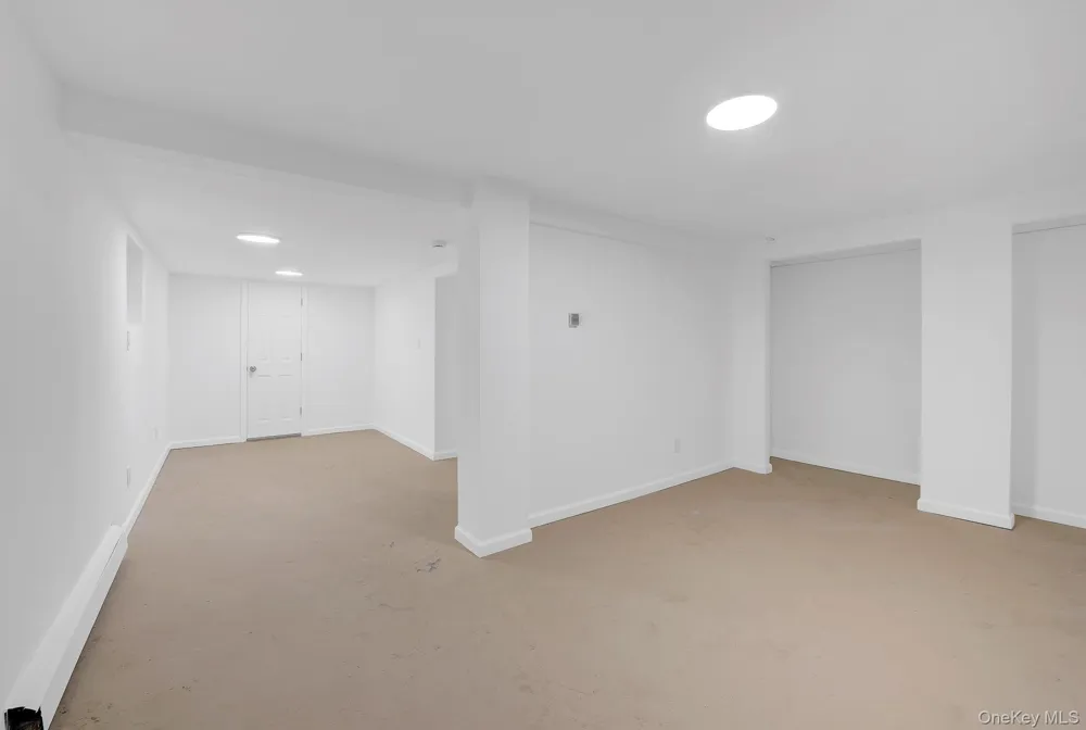 54 Surrey Lane Hempstead, NY 11550