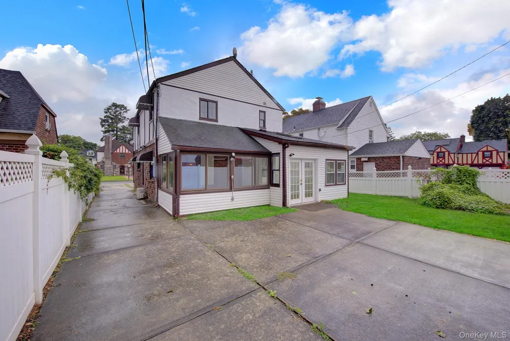 54 Surrey Lane Hempstead, NY 11550