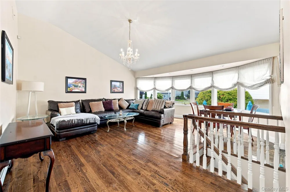 85 Jeffery Lane Oceanside, NY 11572