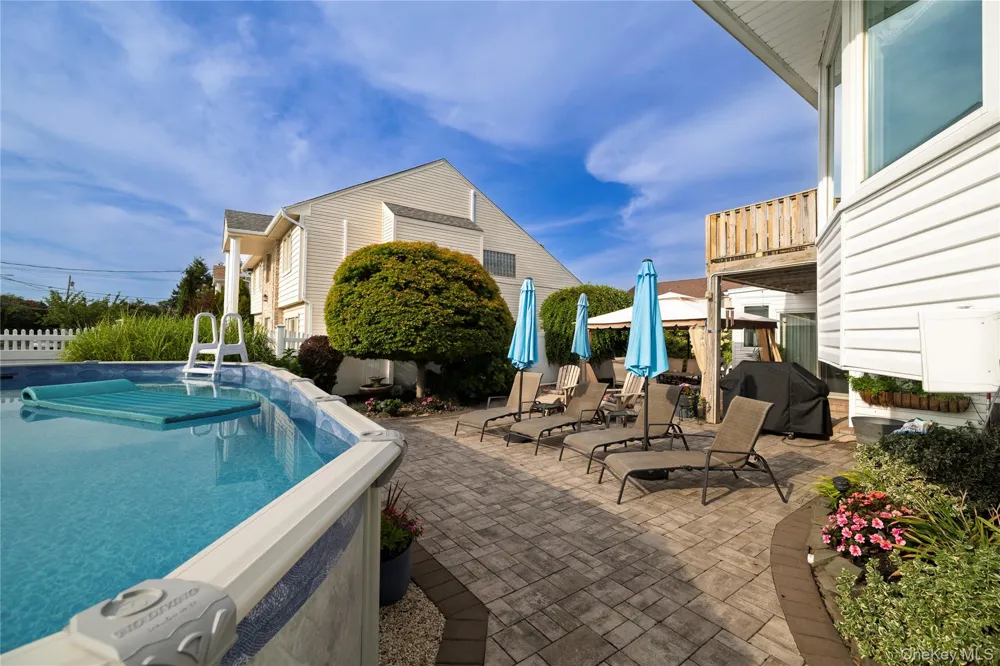 85 Jeffery Lane Oceanside, NY 11572