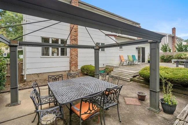 14 Format Lane Smithtown, NY 11787