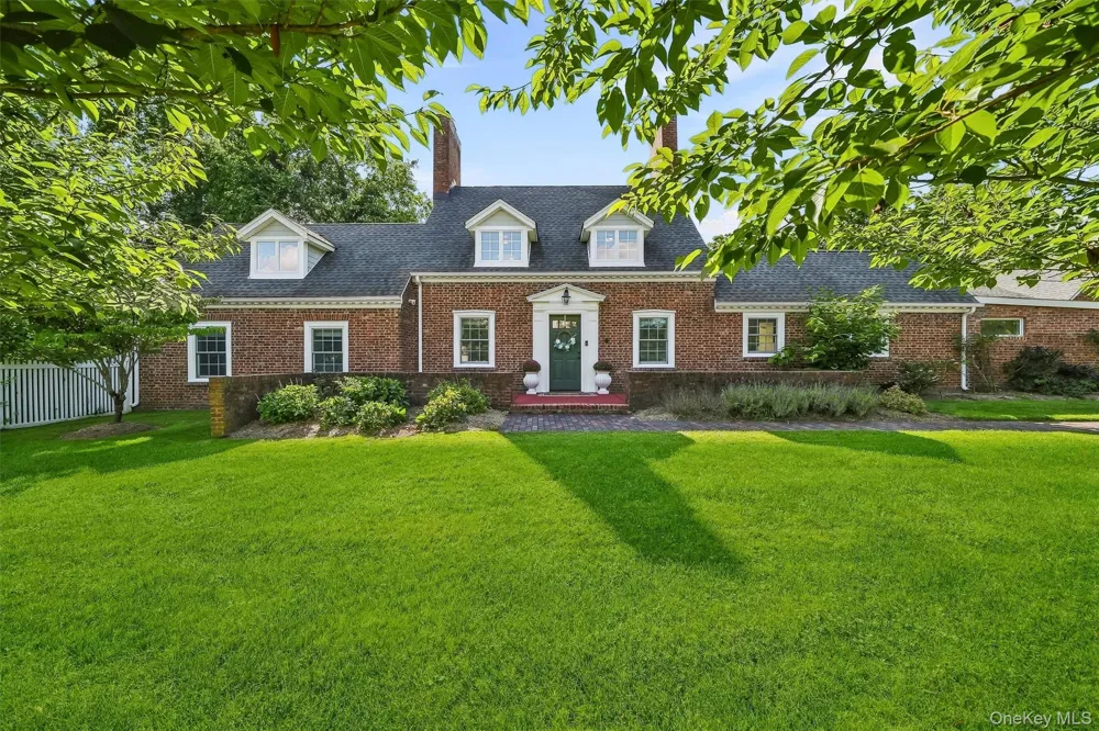 8 Rose Hill Road Suffern, NY 10901