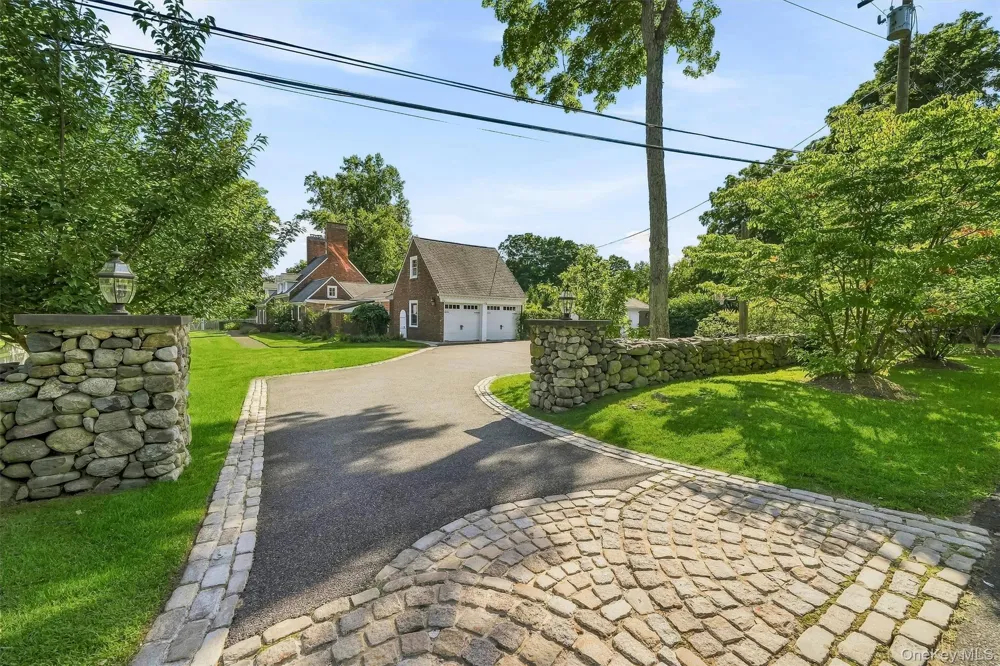 8 Rose Hill Road Suffern, NY 10901