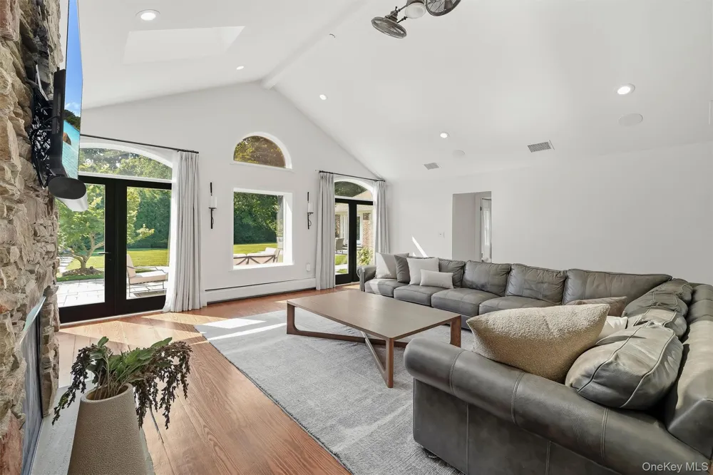 8 Rose Hill Road Suffern, NY 10901
