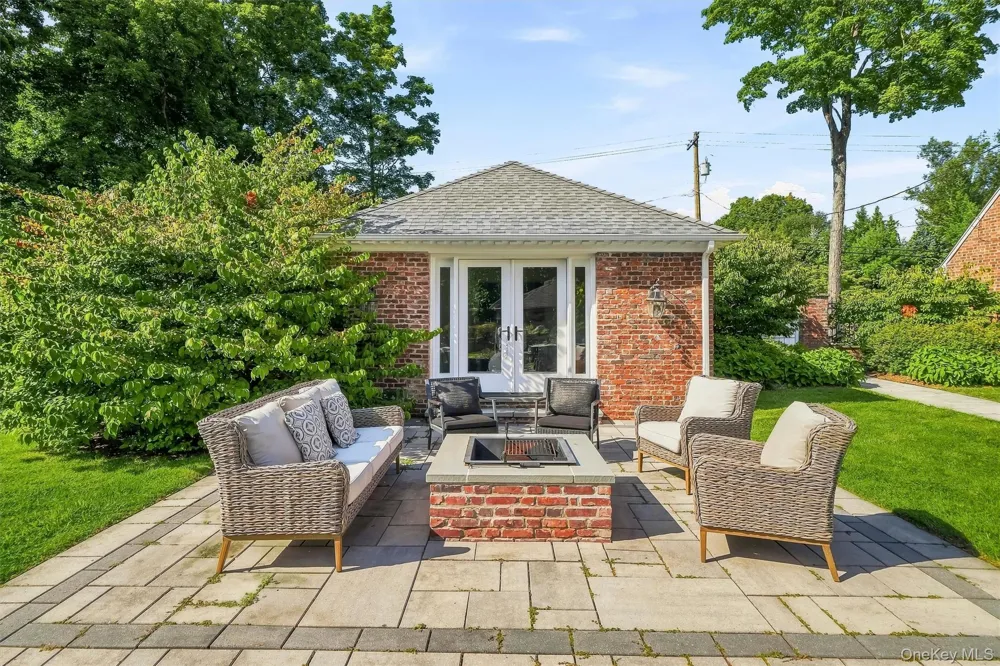 8 Rose Hill Road Suffern, NY 10901