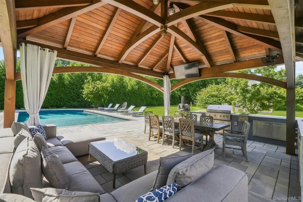 8 Rose Hill Road Suffern, NY 10901