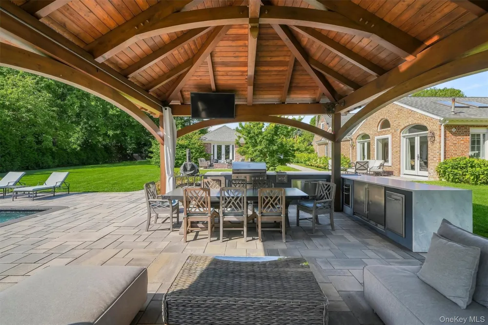 8 Rose Hill Road Suffern, NY 10901