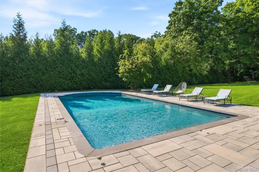 8 Rose Hill Road Suffern, NY 10901